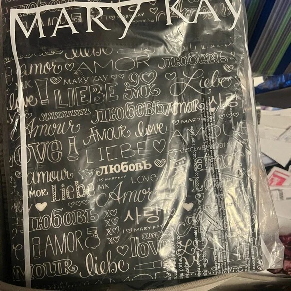 Mary Kay roll up travel makeup bag - Picture 4 of 6